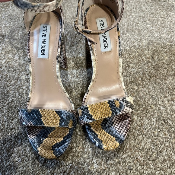 Steve Madden Multicolor Snake Print Heels - Picture 3 of 13